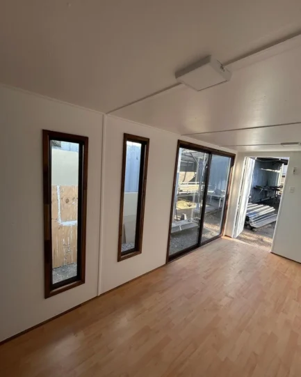 Contenedor marítimo Oficina 6×3 Mts -18M2 - Imagen 4